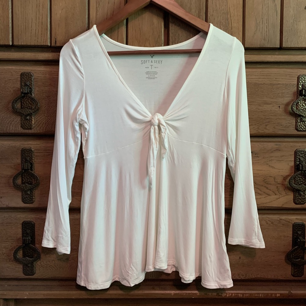 Pretty white long sleeve from AE